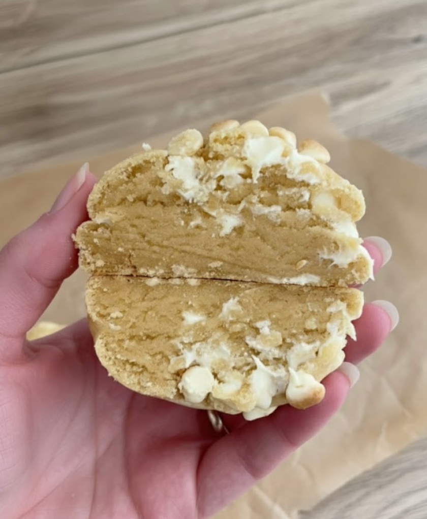 WHITE CHOCOLATE CHIP NYC COOKIES